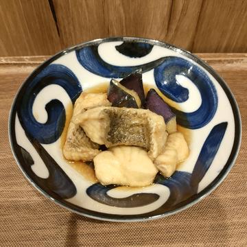 おむすび2個のスズキとなすの揚げびたし 2 Rice boll seared fried dip sea bass and eggplant