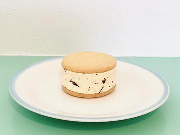 【当店人気No.2】ラムレーズン バターサンド