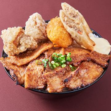 甘辛みそ豚丼 500 (唐揚2+コロッケ1+春巻1)