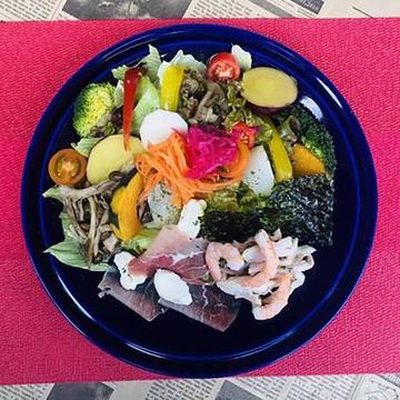 生ハムとチーズのサラダ＆チョレギサラダ