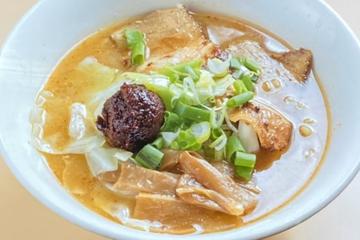 Aセット(からみそラーメン+半チャーハン)