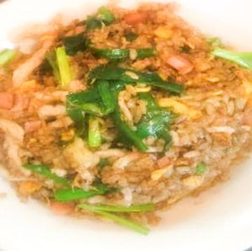 猪肉黑炒飯大盛り無料