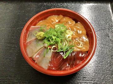 特製タレの海鮮丼