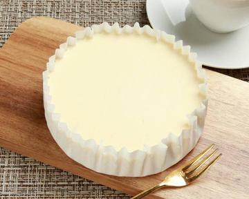 白いベークドチーズケーキ・4号サイズ White Baked Cheesecake - 4 Size