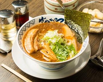 角煮中華そば Chinese-style Noodles with Cubed Meat Stew