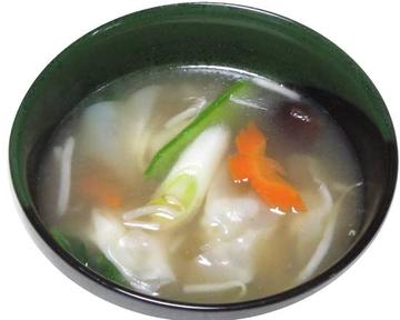 水餃子入り野菜スープ