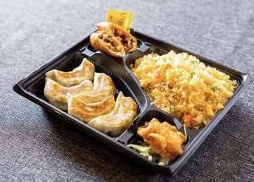 炒飯と焼き餃子弁当