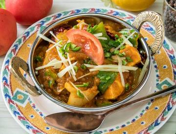 カラヒパニール(プレーンナーン1枚つき) Kadai Curry   (1 plain naan Incl)
