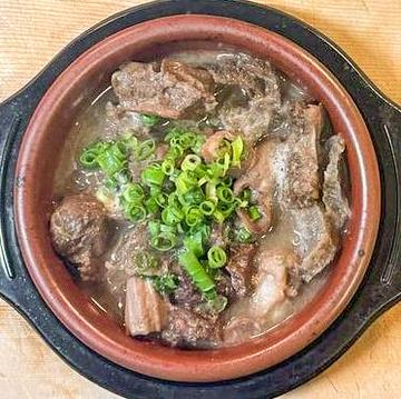 名物煮込み弁当