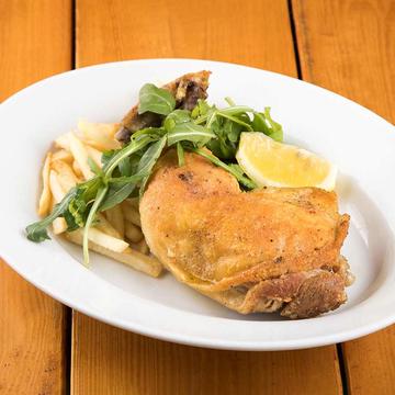 骨付き鶏もも肉のローストチキン(フライドポテト付き)
