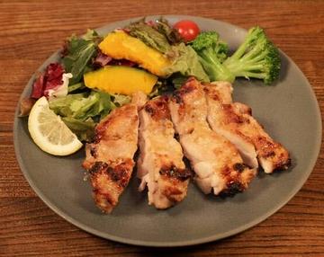 New・皮なし鶏モモ肉の塩麹焼き(弁当) Shio Koji Chicken Thigh