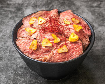 厳選ハラミの赤身丼 にんにく和え