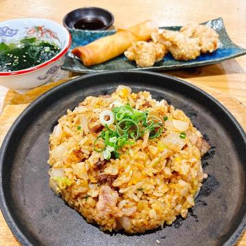 選べる炒飯・唐揚げ(2個)・揚げ春巻き(1本)わかめスープセット【酢油】
