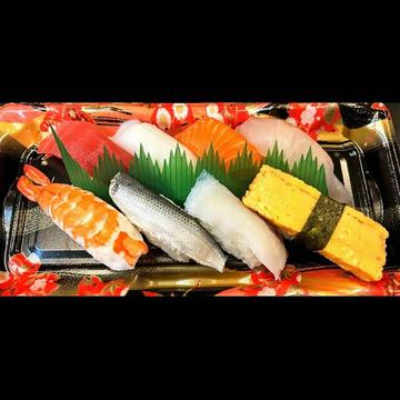 にぎり八貫(Regular 8 pieces)