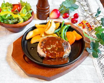 黒毛和牛ウエスタンママハンバーグ Domestic Black Beef Western Mom's Hamburg Steak