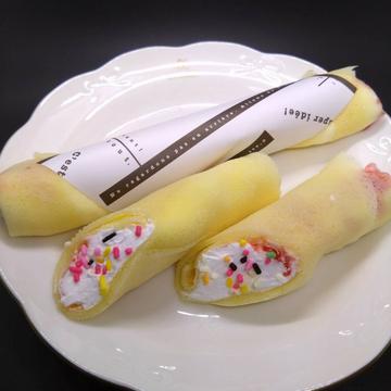 当店名物ミニくるくるクレープホイップ