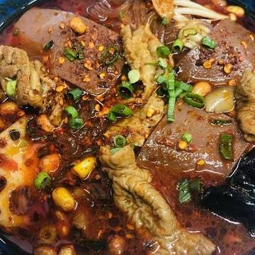 四川冒菜(麻辣鴨の血、春雨、野菜、ハチノス)