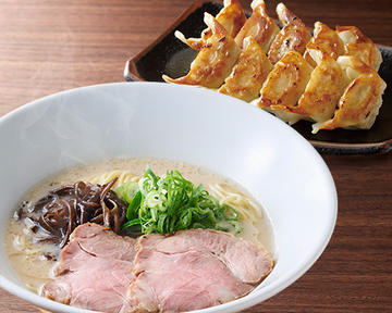 博多とんこつラーメン+餃子 セット
