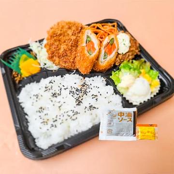 Cセット 粗挽きメンチカツと豚肉野菜巻きと若鶏もも唐揚げ