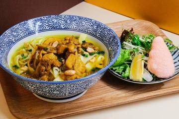 チキンミークアンChicken M QUNG(Vietnamese Noodle)