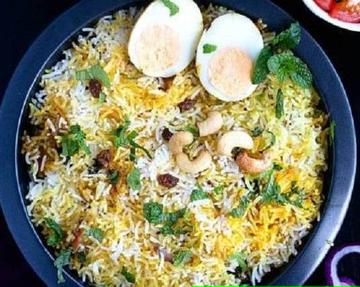 玉子ビリヤニ+ヨーグルトサラダEggBiriyani+YogurtSalad