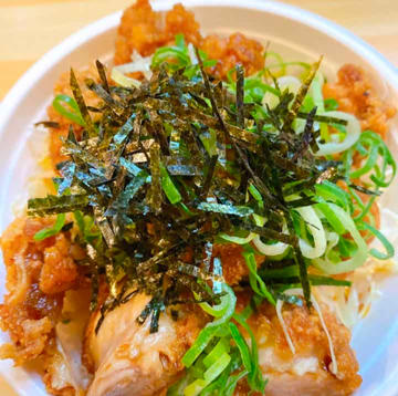 ボリューム満点!唐揚げ丼