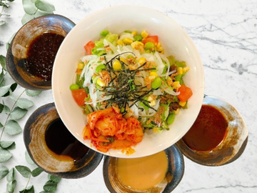 【キムチ入り】たっぷり野菜のサラダうどん