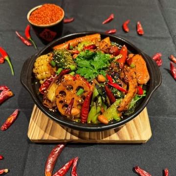 辣辣特製麻辣香鍋