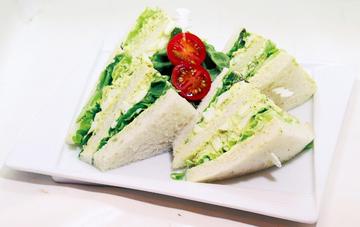 バジルたまごサンドイッチ
