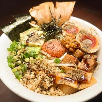 にんにく黒胡椒バターまぜそば