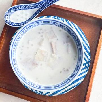 椰汁芋頭西米露 タピオカと里芋入りココナツミルクの飴湯