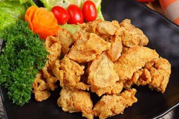 鷄皮の唐揚げ