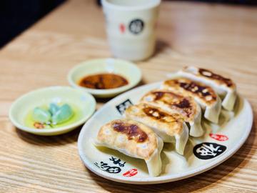(おすすめ)丸ごと海老入り大きな焼き餃子(5個)/整三大煎