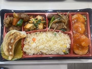 6品目中華弁当(エビチリ):六味便当(干仁)