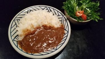 カレー(サラダ付き)