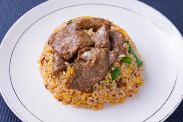 牛肉辛チャーハン