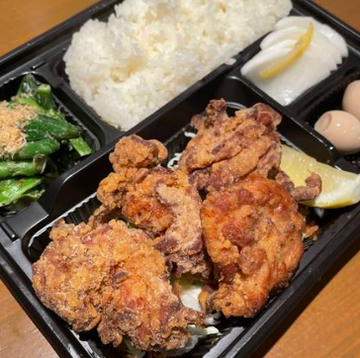 【人気No.1！】揚げ物屋の唐揚げ弁当 しょうゆ味4個入り Soy Sauce Fried Chicken Thigh Bento Box (4 Pieces)