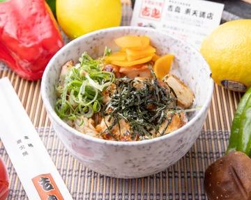 焼鳥丼 Grilled Chicken Skewer Rice Bowl