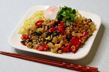 新！汁なしガパオヌードル (オリジナルチキン2個付) Gra Pao Noodles wo/ soup (w/ Originall Chicken 2ps)