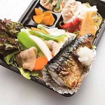 Cおかず(野菜炒め+サバの塩焼き)