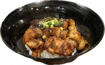 和牛味噌ホルモン丼