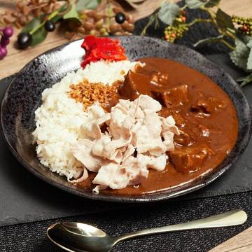 【当店人気No.4】牛すじ煮込み豚しゃぶカレー