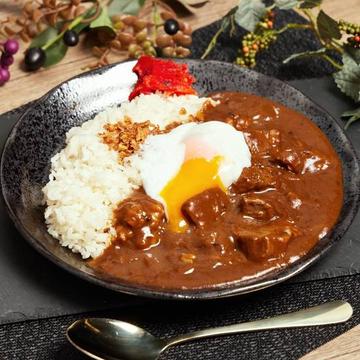 牛すじ煮込み温玉カレー