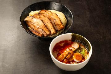 頑者の炙り三枚チャーシュー背脂醤油辛つけ麺