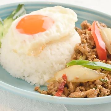 ガパオライス(鶏肉のバジル炒め)