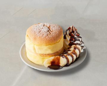 チョコバナナホイップスフレパンケーキ(2個付き) Chocolate Banana Souffle Pancake
