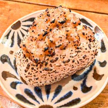 焦がし肉みそおにぎり