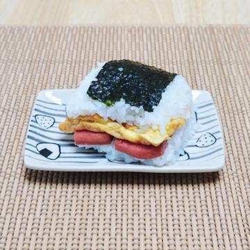 ランチョンミート玉子焼きおにぎり