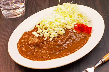 【濃厚なコク】溶けるチーズカレー