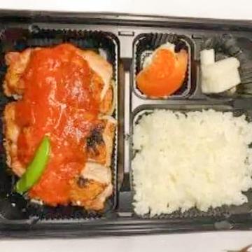 (5)トマトソースのチキンガーリックステーキ弁当